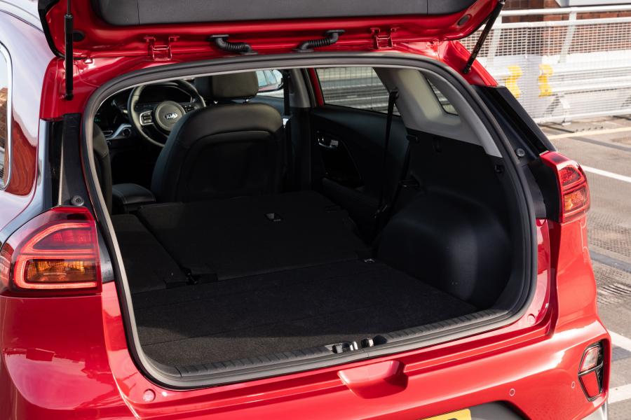 Багажник Kia Niro EcoHybrid (DE) 2019 года  (UK) (фото 19 из 40)